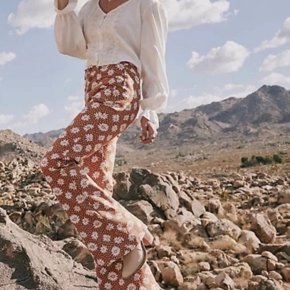 Wrangler High-Rise Fierce Flare Jeans in Brown Daisy Floral